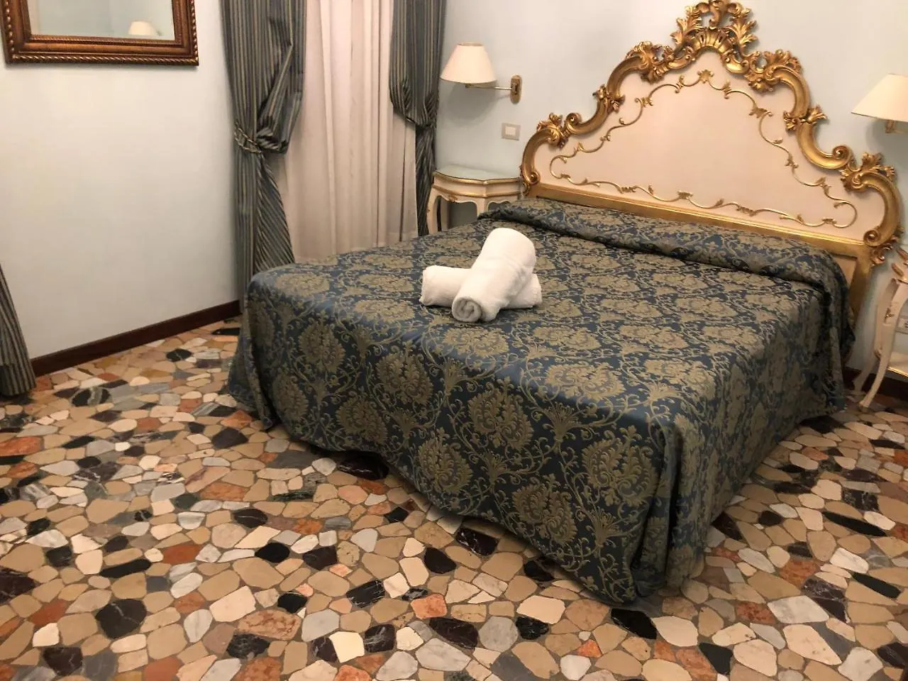 Alloggi Santa Sofia Venice Italy